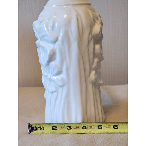 Vintage White Ceramic Floral Crown Creative Ind Table Lamp Tested Does Not Work - Picture 8 of 10
